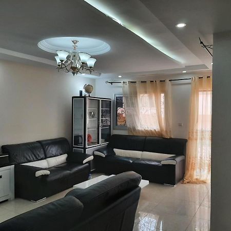 Signorile Jo Apartment Yaounde Exterior photo