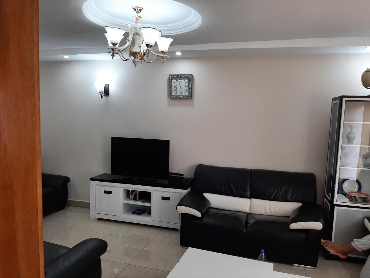 Signorile Jo Apartment Yaounde Exterior photo